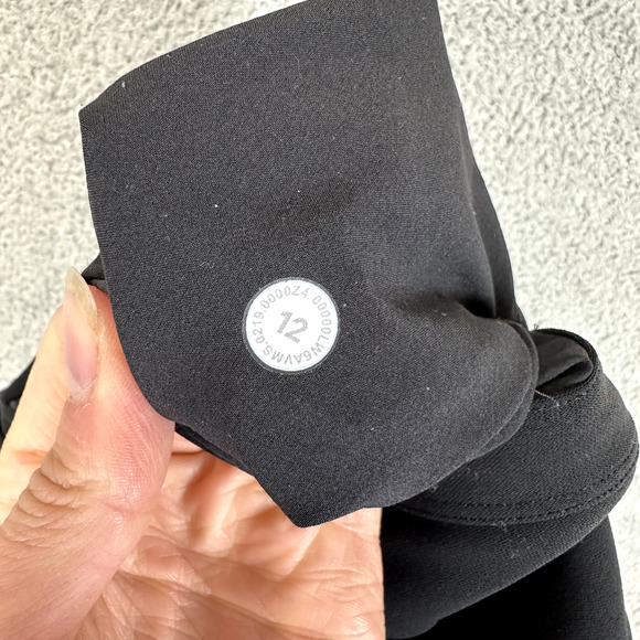 Lululemon On The Fly Crop pants - Picture 7 of 8